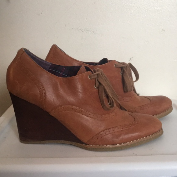 Tommy Hilfiger Wedge Heel - Picture 2 of 5